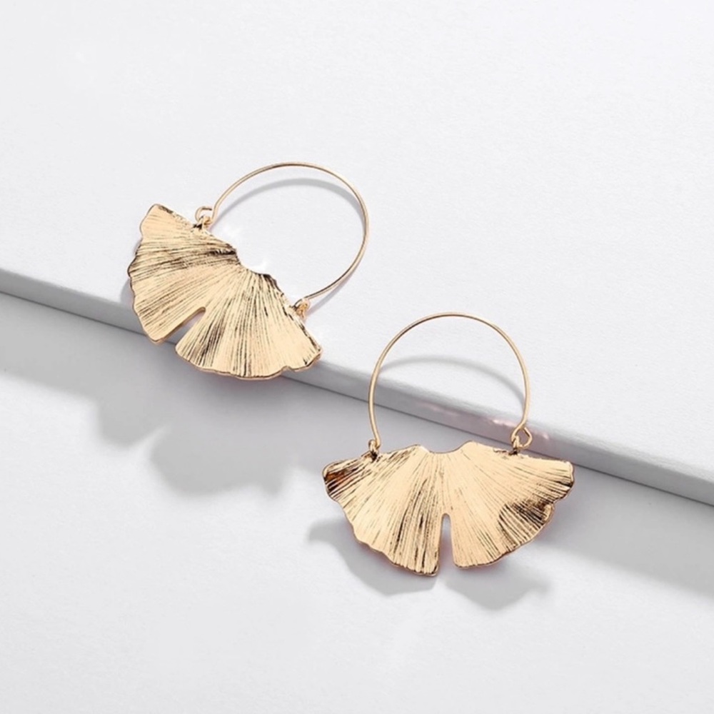 Anthropologie Gold Ginkgo Leaf Earring